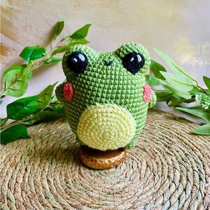 Lily the frog- Amigurumi stuffed crochet toy